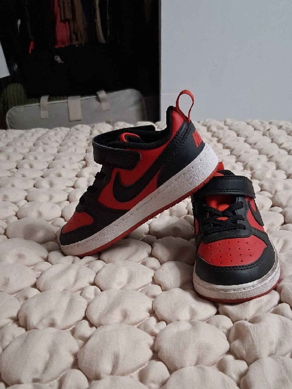 Nike Kids Red and Black Velcro Low-Top Sneakers - Picture 2 of 4